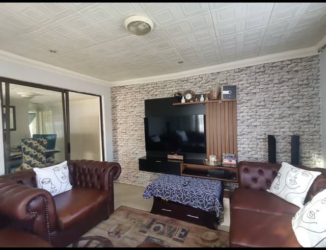 3 BEDROOM HOUSE FOR SALE IN KATLEHONG SOUTH